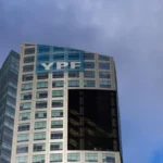 YPF: la Corte de Apelaciones suspendió por una semana la entrega de las acciones de la empresa