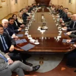 Los gobernadores pierden otro billón de pesos con el nuevo ajuste de Milei y Adorni
